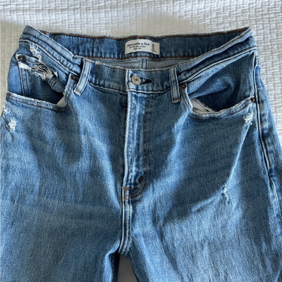 Abercrombie & Fitch The 90’s Relaxed Jean - Picture 3 of 6